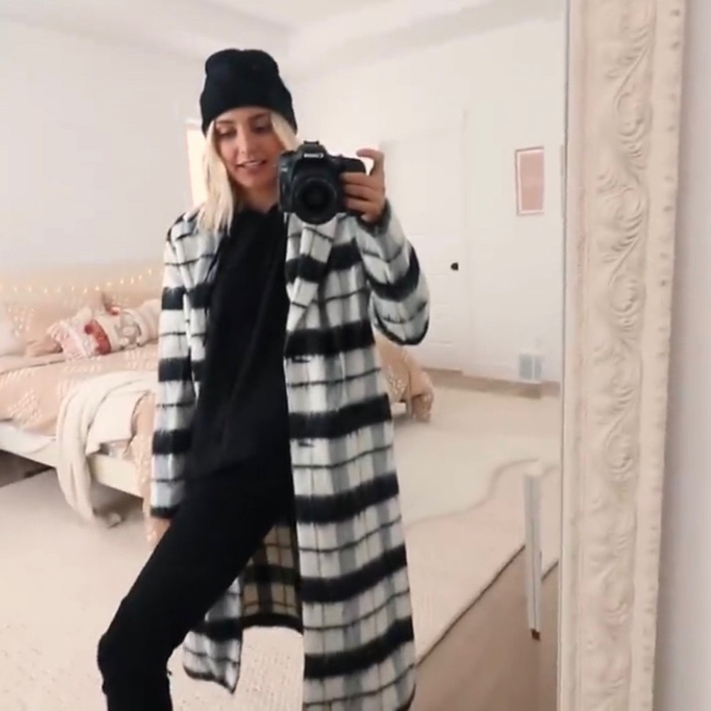 Plaid Shacket Long Black White - Picture 3 of 7